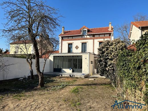 Casa di lusso a Saint-Maur-des-Fossés, Val-de-Marne