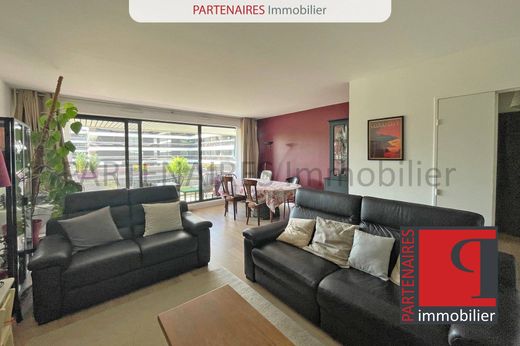 Apartment in Le Chesnay, Yvelines