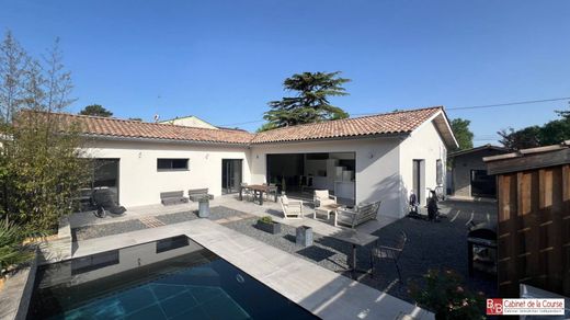 Casa di lusso a Martillac, Gironda