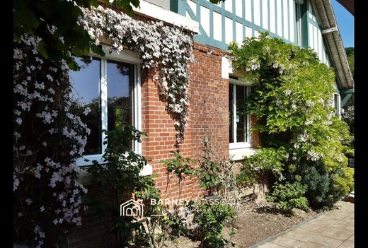 Luxus-Haus in Mont-Saint-Aignan, Seine-Maritime