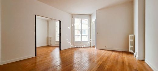Apartment in Issy-les-Moulineaux, Hauts-de-Seine