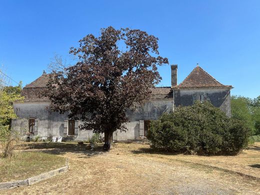 Wohnkomplexe in Ménesplet, Dordogne