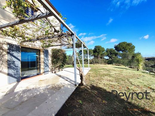 Luxury home in Perpignan, Pyrénées-Orientales