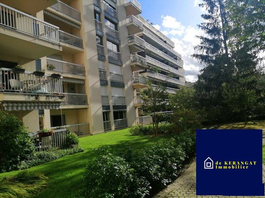 Apartment / Etagenwohnung in Sceaux, Hauts-de-Seine