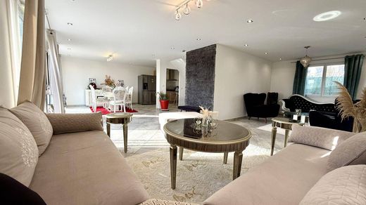 Casa di lusso a Ecquevilly, Yvelines