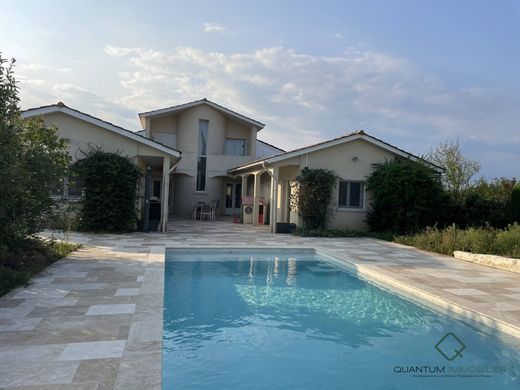 Maison de luxe à Sainte-Eulalie, Gironde