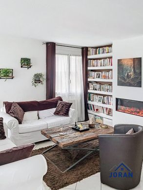 Apartment in Saint-Julien-en-Genevois, Haute-Savoie