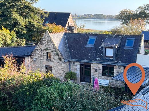 Luxe woning in Sainte-Hélène, Morbihan