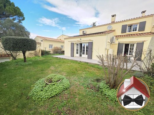 Luxury home in Lavérune, Hérault