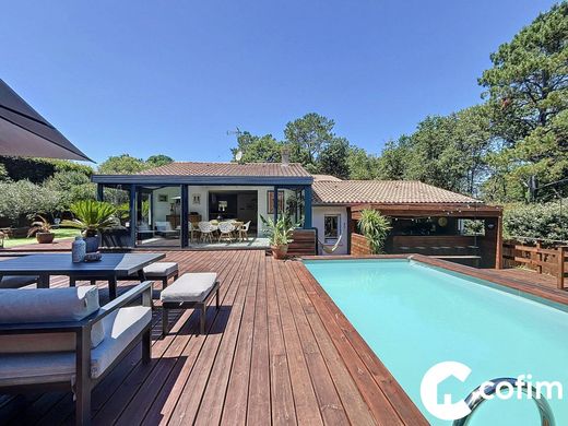 Casa di lusso a Bassussarry, Pirenei atlantici