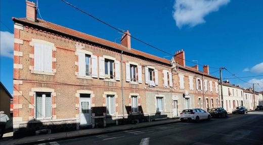 Edificio en Montluçon, Allier