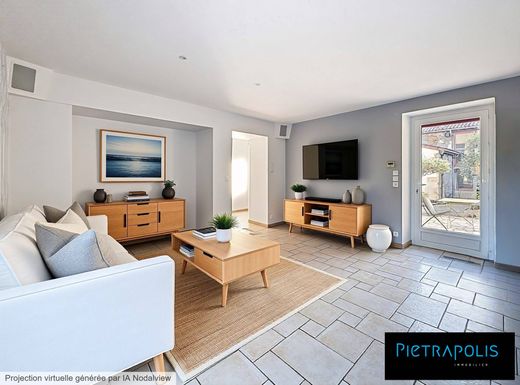 Luxury home in Quincieux, Rhône