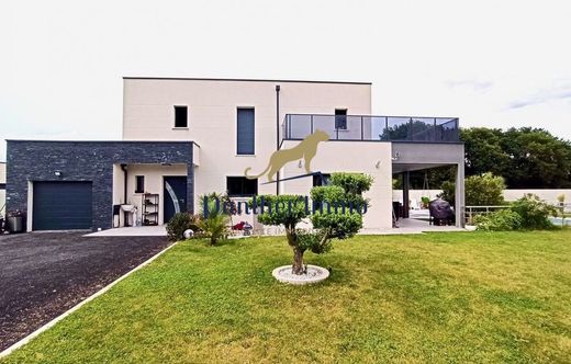 Luxe woning in Joué-lès-Tours, Indre-et-Loire