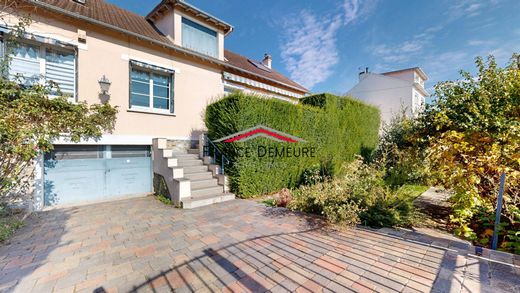 Luksusowy dom w Ermont, Val d'Oise