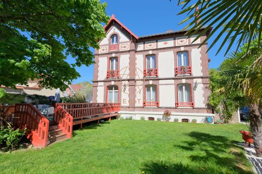 Luxury home in Joinville-le-Pont, Val-de-Marne