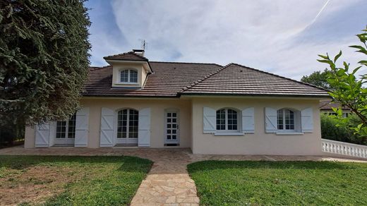 Luxus-Haus in Francheville, Rhône