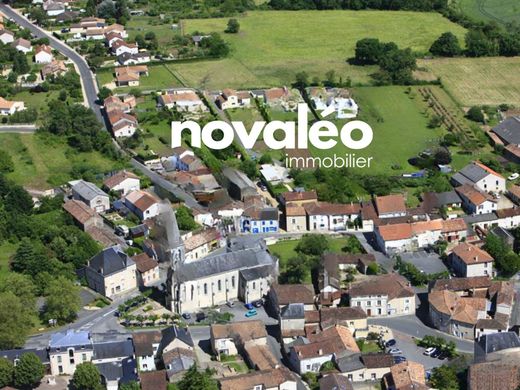 Residential complexes in Nieuil-l'Espoir, Vienne