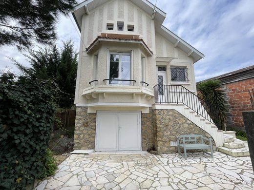 Luxury home in Bordeaux, Gironde