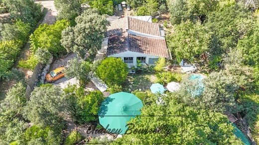 Maison de luxe à Saint-Maximin-la-Sainte-Baume, Var