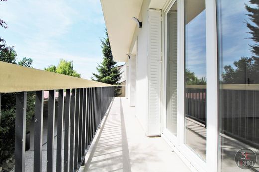 Apartment in Fontenay-sous-Bois, Val-de-Marne