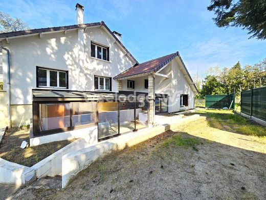 Maison de luxe à Neuville-sur-Oise, Val-d'Oise