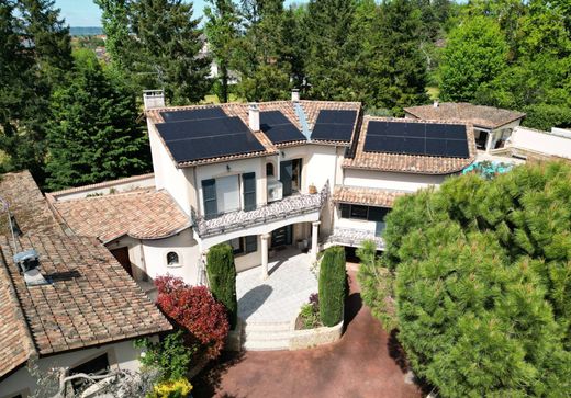 Luxe woning in Meyzieu, Rhône