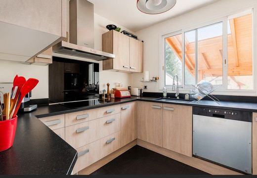 Luxus-Haus in Gaillard, Haute-Savoie