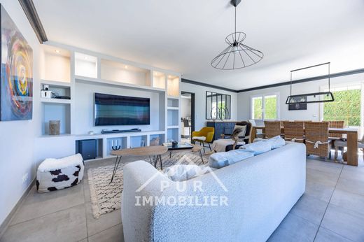 Luxury home in Saint-Cergues, Haute-Savoie