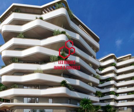 Apartment / Etagenwohnung in Cannes, Alpes-Maritimes