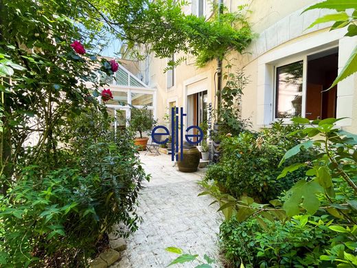 豪宅  Périgueux, Dordogne