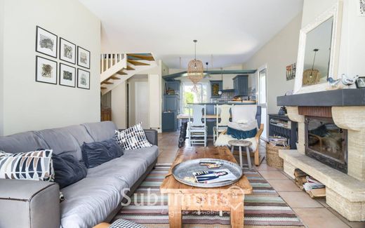 Luxury home in Port-Louis, Morbihan