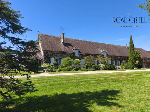 Luxury home in Cloyes-sur-le-Loir, Eure-et-Loir
