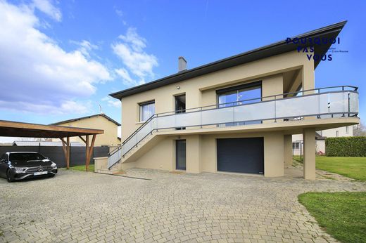 Casa di lusso a Tramoyes, Ain