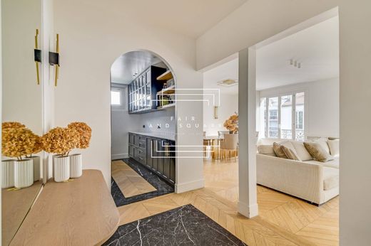 Apartment in Neuilly-sur-Seine, Hauts-de-Seine