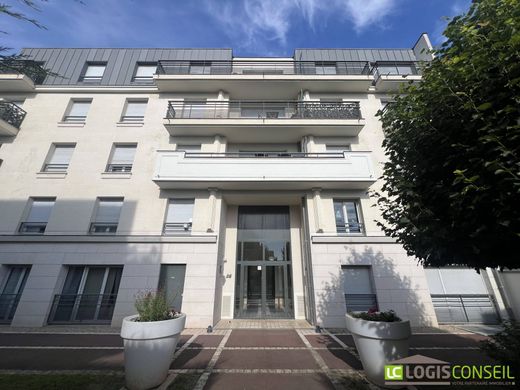 Apartment / Etagenwohnung in Châtenay-Malabry, Hauts-de-Seine