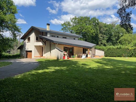 Luxury home in Saint-Baldoph, Savoy