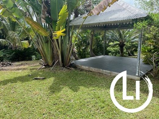 Luxury home in Farino, Province Sud