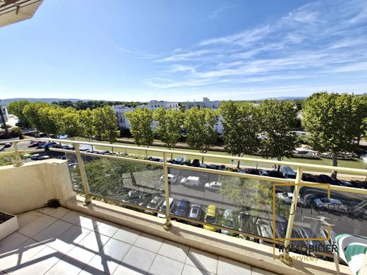 Apartment / Etagenwohnung in Narbonne, Aude