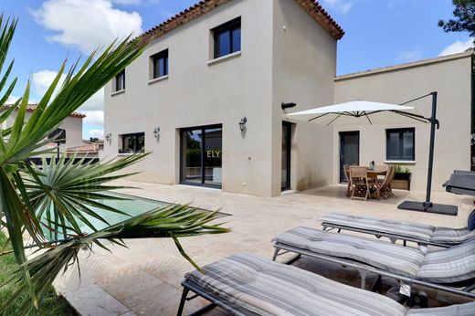 Luxury home in St Chamas, Bouches-du-Rhône