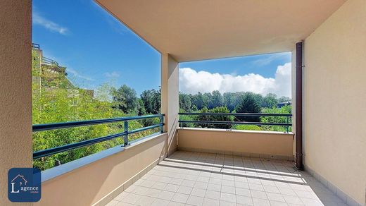 Квартира, Divonne-les-Bains, Ain