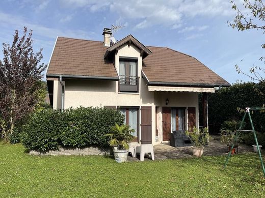 Luxe woning in Épagny, Haute-Savoie