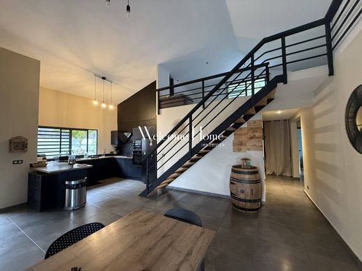 Элитный дом, Faa'a, Îles du Vent