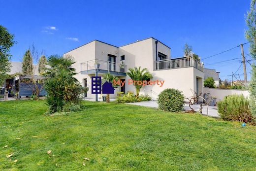 Casa di lusso a Houilles, Yvelines