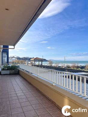 Apartment / Etagenwohnung in Anglet, Pyrénées-Atlantiques