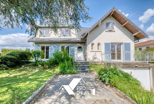 Luxus-Haus in Chassieu, Rhône