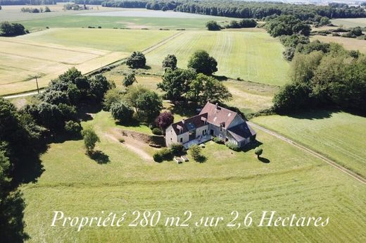 Luxury home in Villedieu-le-Château, Loir-et-Cher