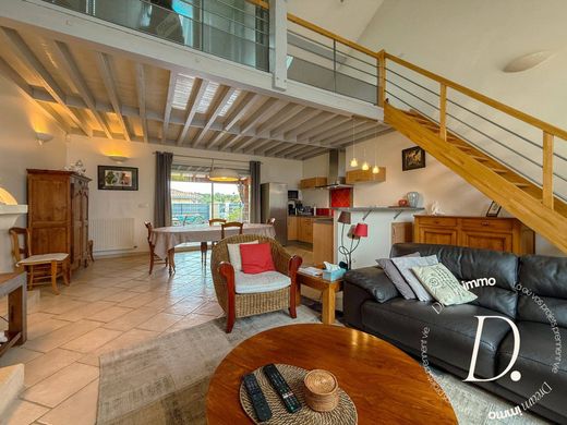 Luxury home in Le Taillan-Médoc, Gironde