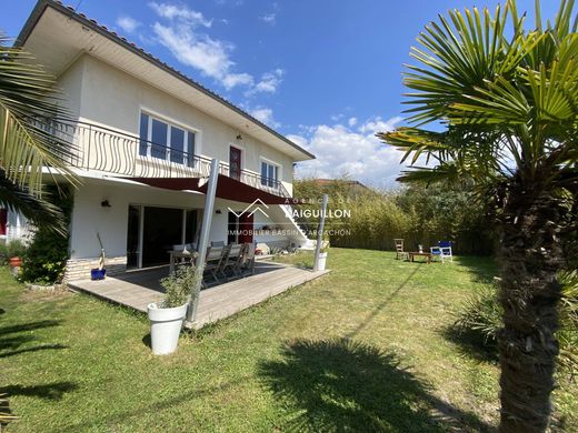 Luxury home in Arcachon, Gironde