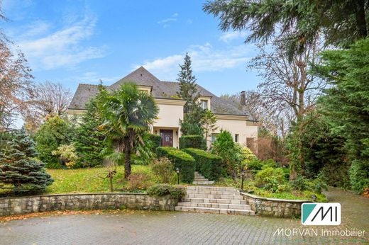 Luxury home in Louveciennes, Yvelines