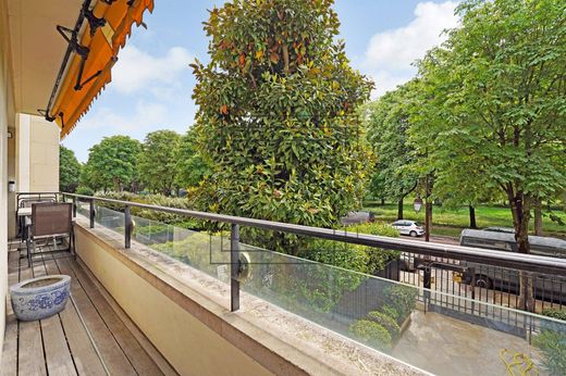 아파트 / 뇌이쉬르센, Hauts-de-Seine